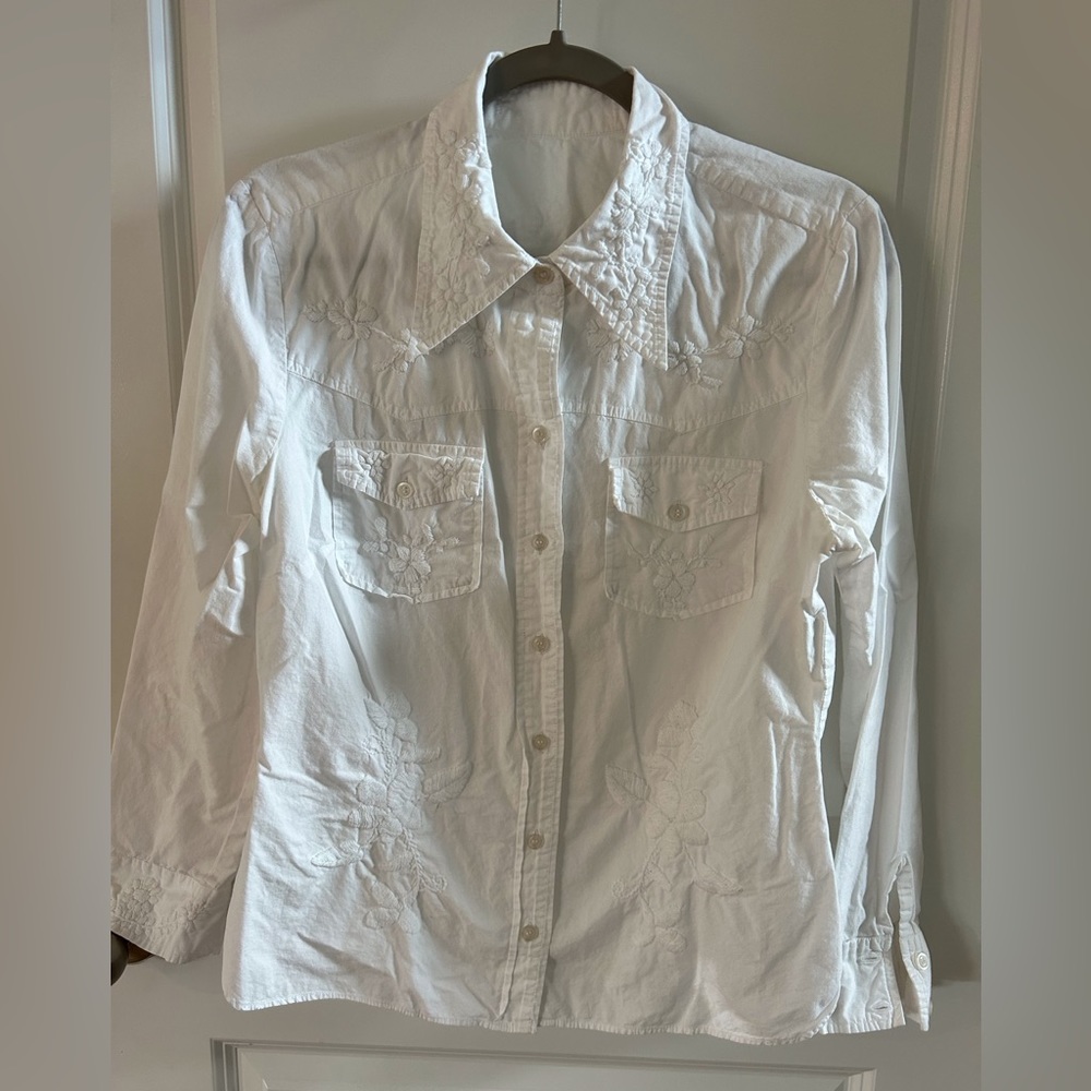 Women’s Detailed White Button-Down Shirt